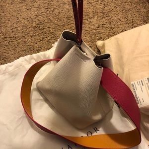 Bucket bag